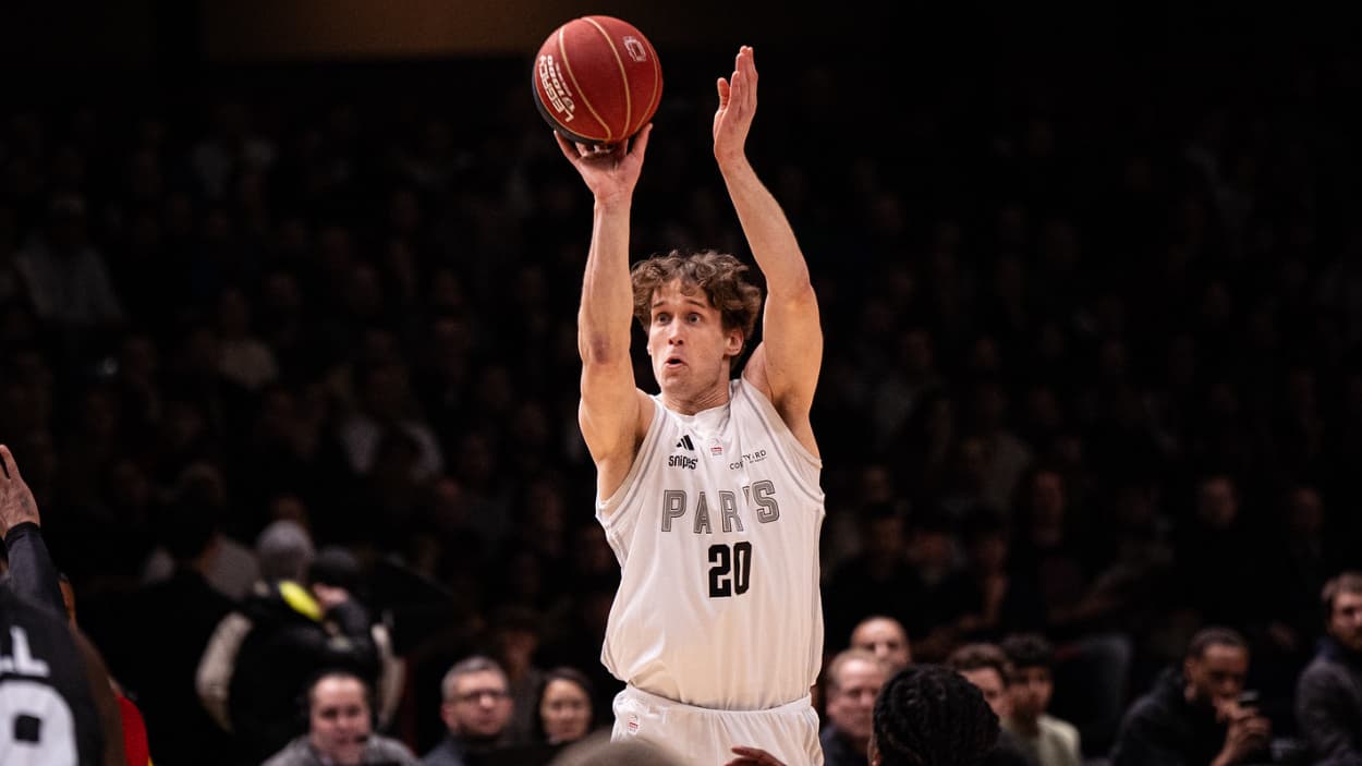 Mikael Jantunen (Paris Basketball) au tir contre l'ASVEL Mikael Jantunen (Paris Basketball) au tir contre l'ASVEL