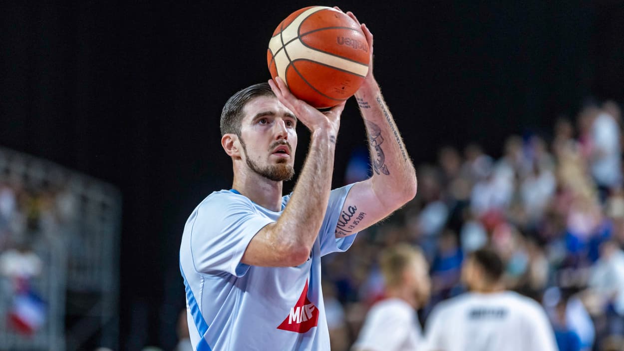 Nando De Colo (France) au lancer-franc Nando De Colo (France) au lancer-franc