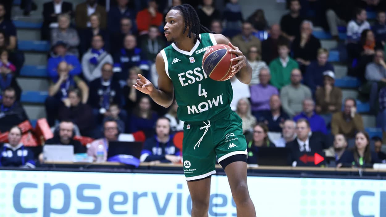 Phlandrous Fleming Jr (Le Portel) au dribble à Saint-Quentin Phlandrous Fleming Jr (Le Portel) au dribble à Saint-Quentin