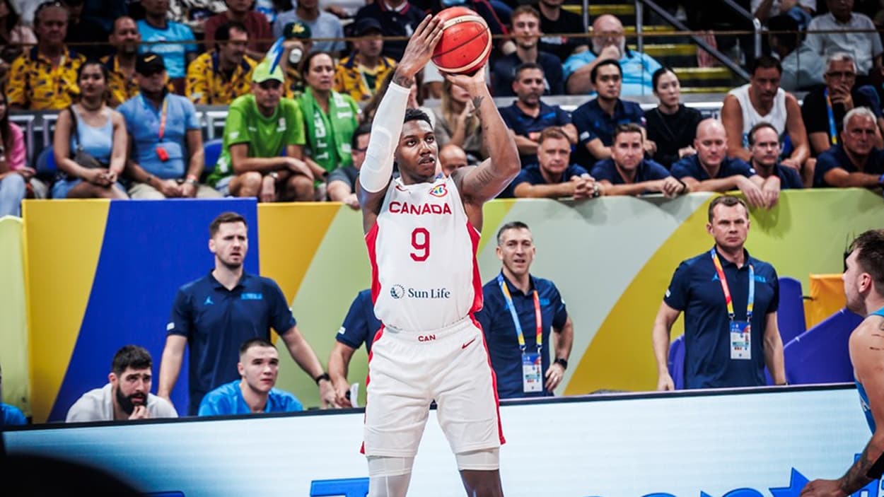 R.J. Barrett (Canada) à trois points R.J. Barrett (Canada) à trois points