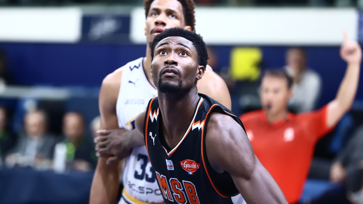 Selom Mawugbe auteur de 7 rebonds contre les Metropolitans 92 Selom Mawugbe au rebond lors du match Metropolitans 92 - Le Mans (88-100), 15ème journée de Betclic ÉLITE 2023/2024 (Photographe: ©Julie Dumélié)