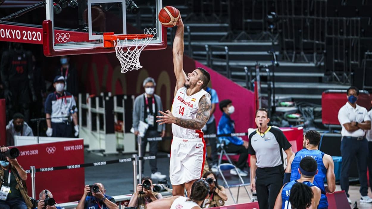 Willy Hernangomez avec l'Espagne en 2021 Willy Hernangomez avec l'Espagne en 2021