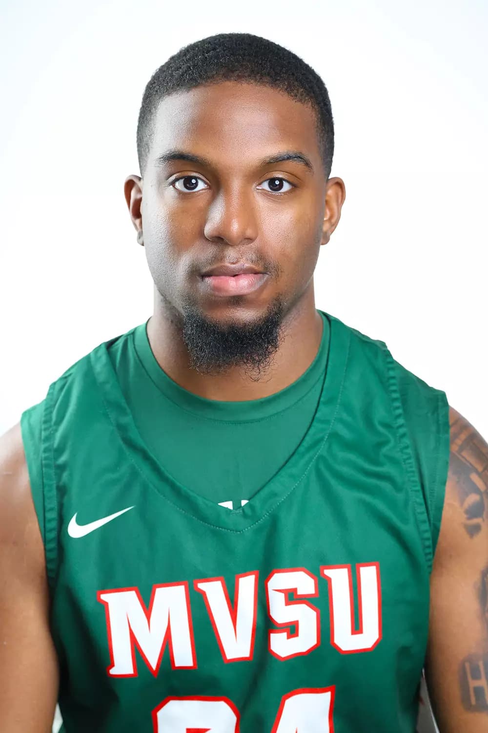 x'zaevion_barnett_2025-2026_16-9.webp