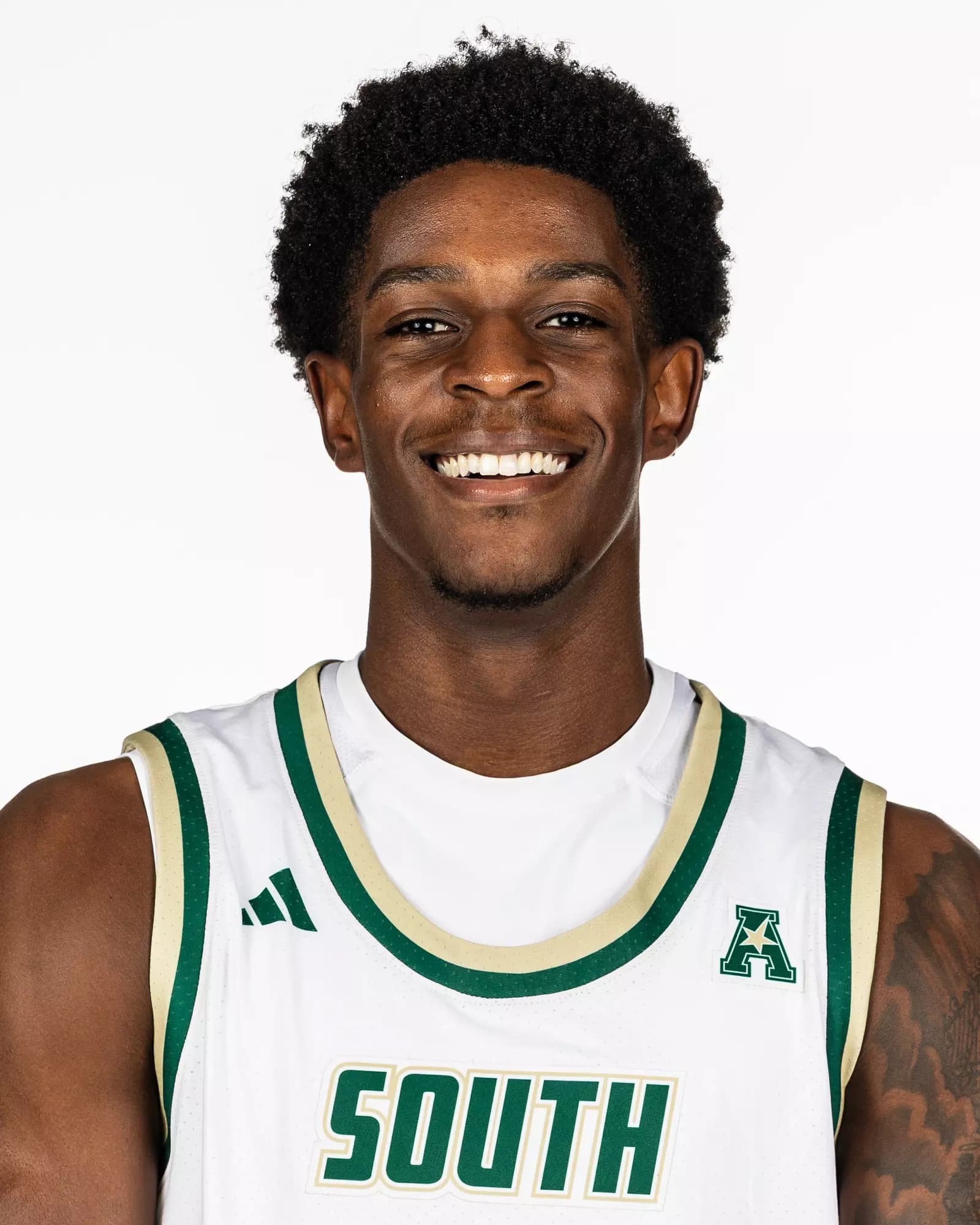 xavier_brown_2025-2026_16-9.webp